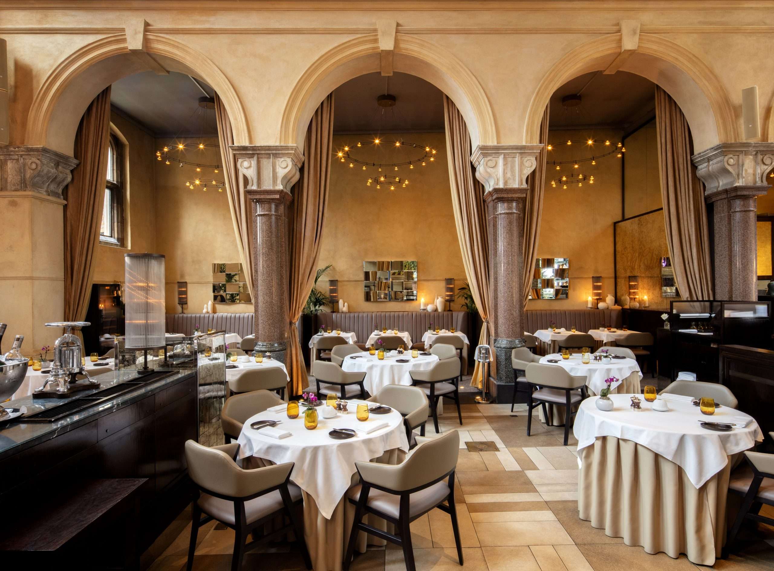 Galvin La Chapelle dining room