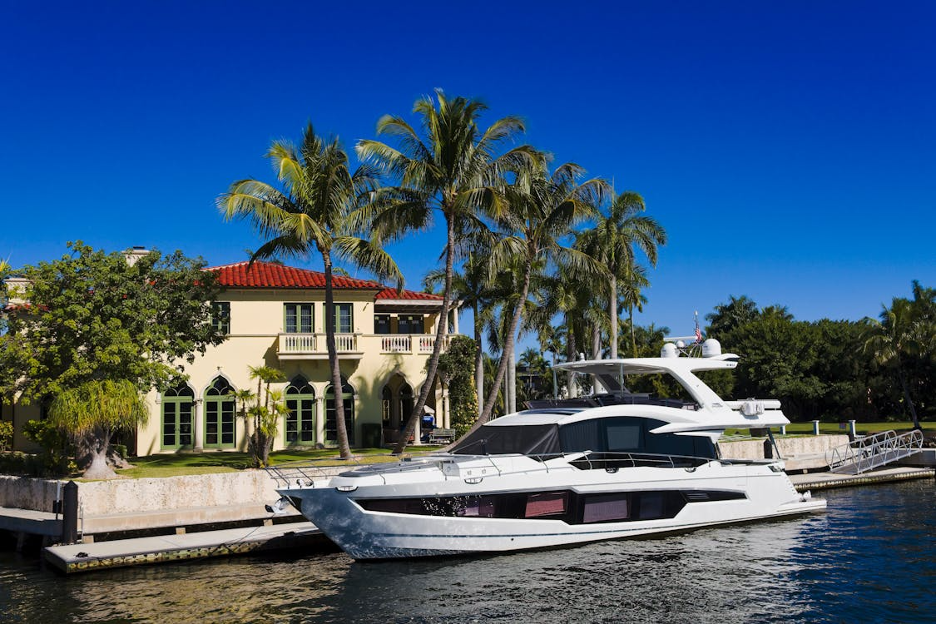 Memorable Lakeside Family Getaways