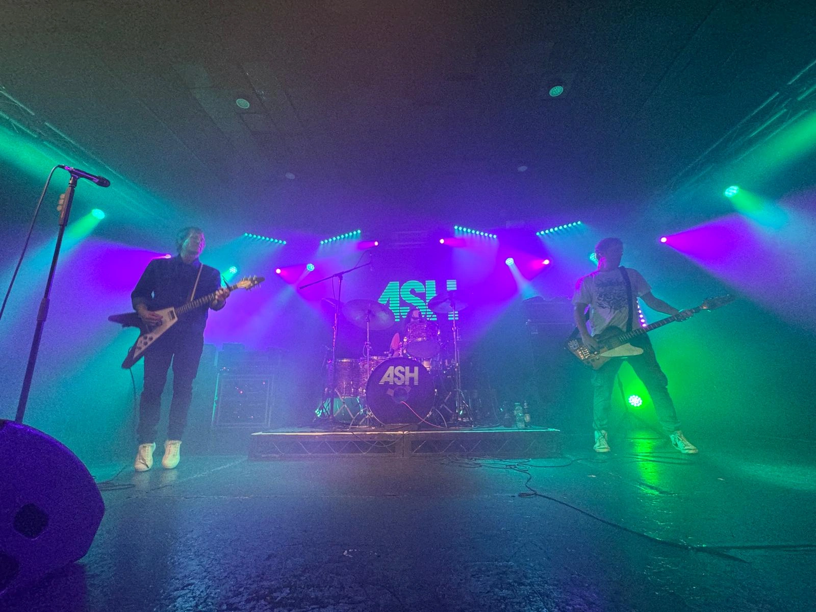 Ash on stage at the Wedgewood Rooms, Portsmouth as part of their 'Ad Astra' tour